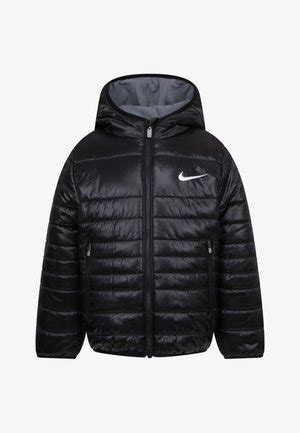 nike kinderjacke schwarz|Nike Kinderjacken für jedes Wetter online kaufen .